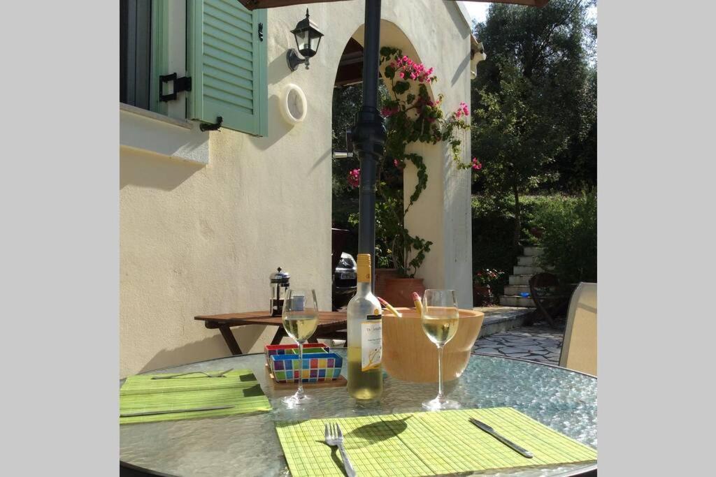 Gastouri Villa Pascalia With Heated Pool In October And Views 아킬레이온 외부 사진